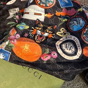 beautiful gucci scarf